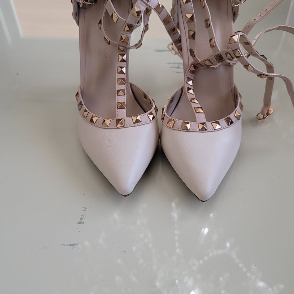 Heels - Picture 7 of 7